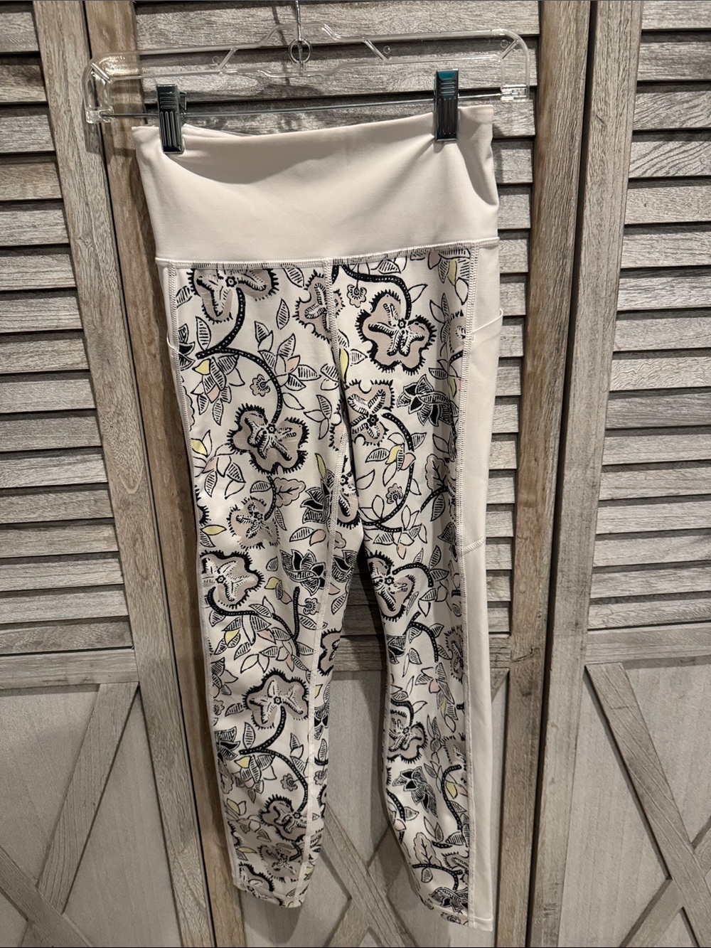 Athleta White Floral Print Leggings size XS
